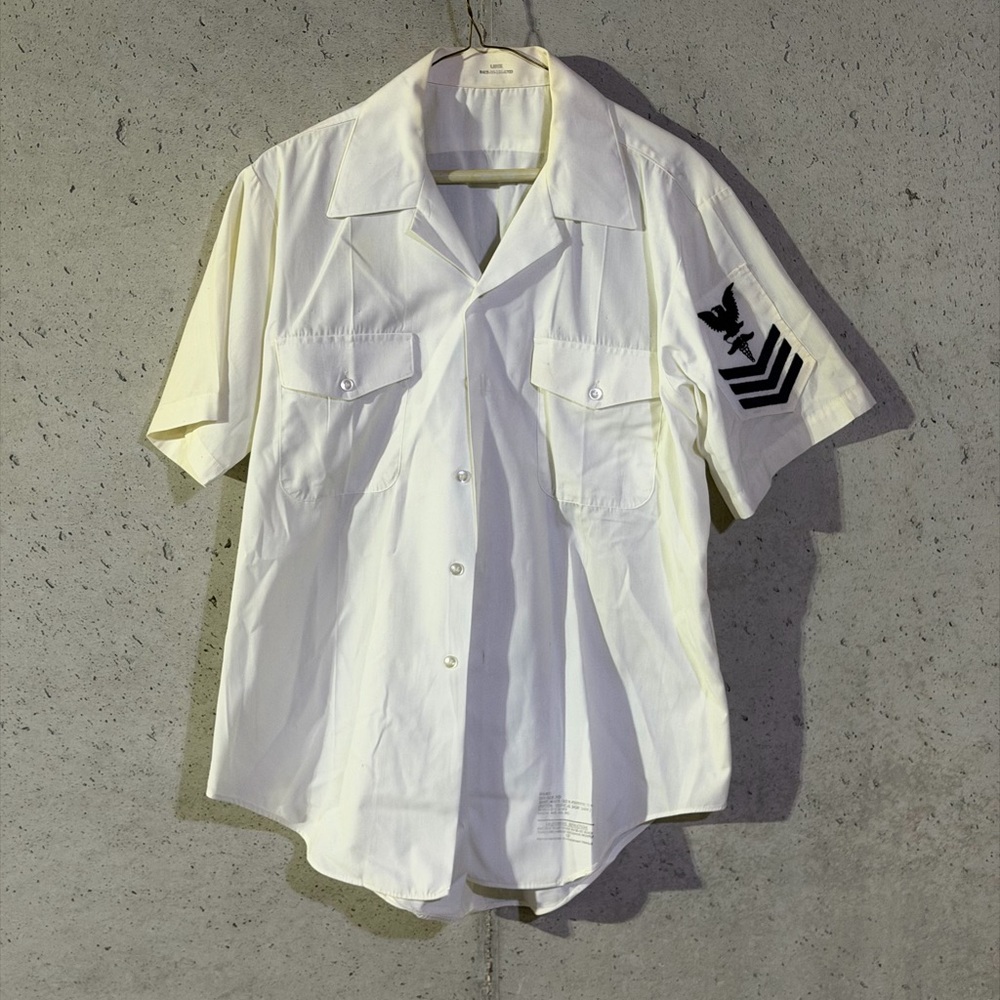 U.S. Navy Men’s White Short Sleeve Uniform Shirt Size Large